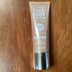 Revlon Colorstay Face + Body Glow Lotion New/Sealed 110